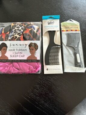 Detangling Hair Comb & 2 Pc Satin Sleep Cap Set